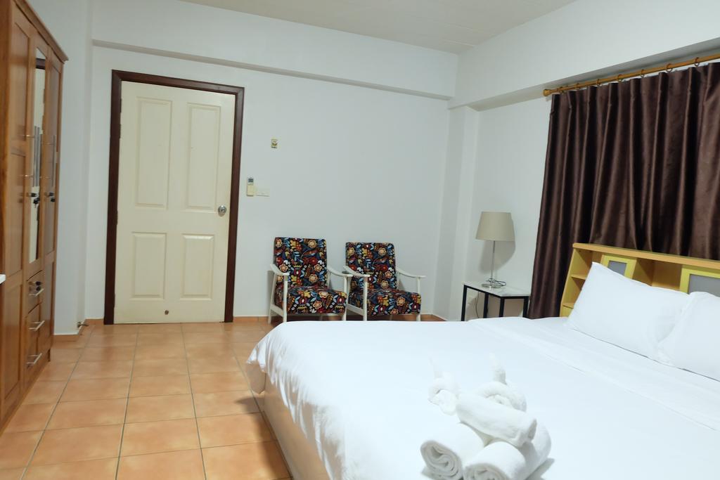 Lomsabai Apartments Bang Saen Exterior photo