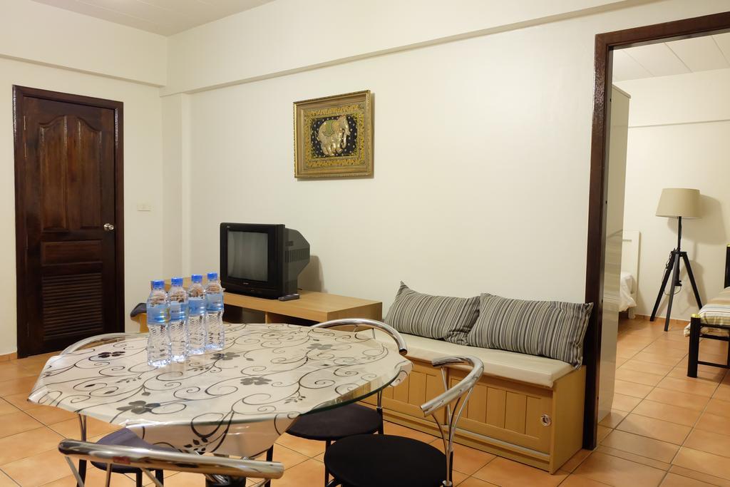 Lomsabai Apartments Bang Saen Exterior photo