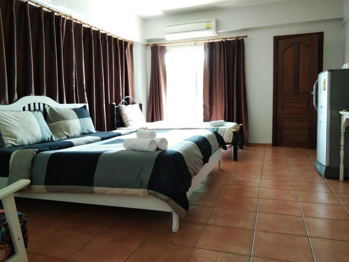Lomsabai Apartments Bang Saen Exterior photo