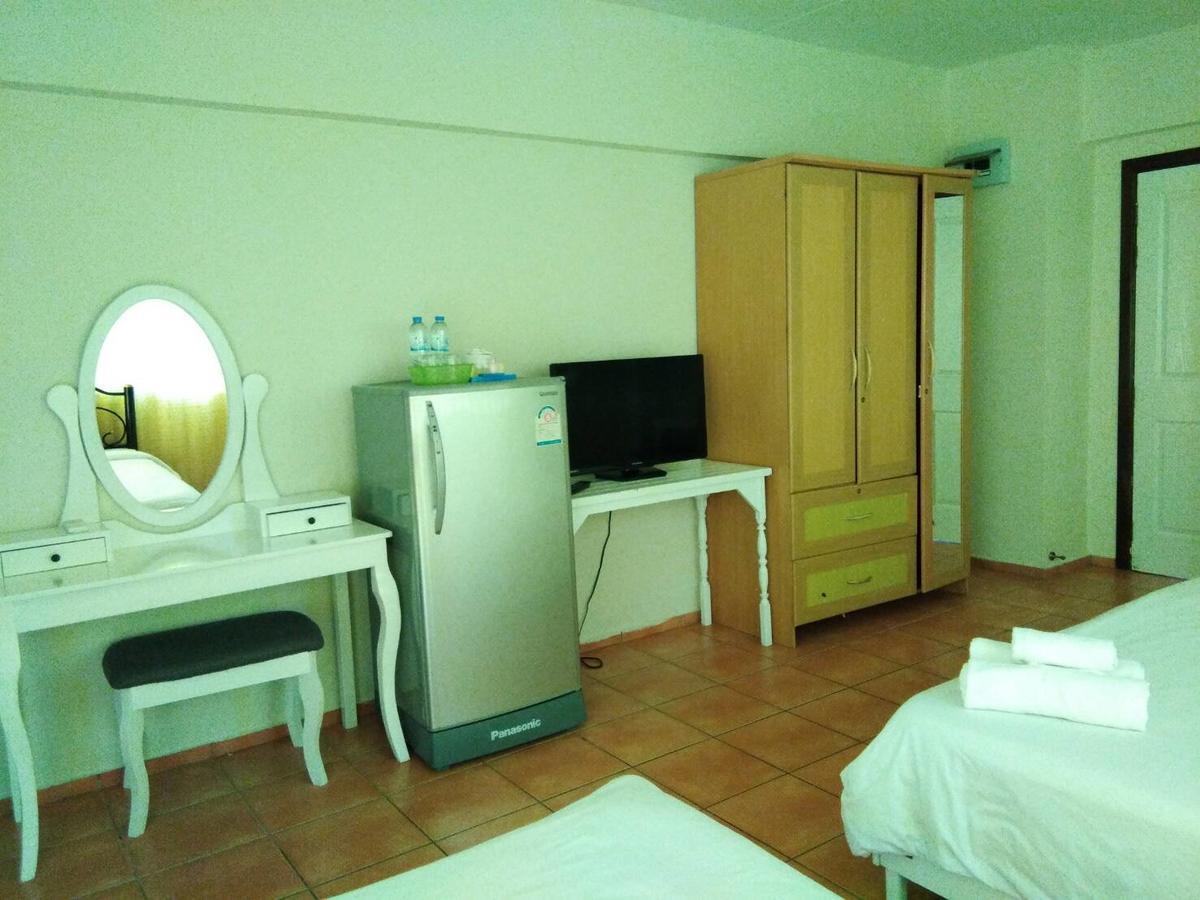 Lomsabai Apartments Bang Saen Exterior photo