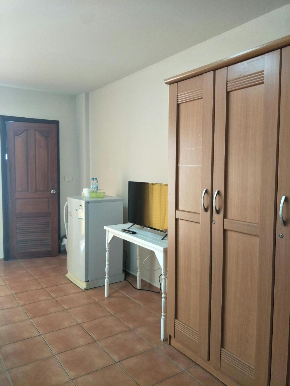 Lomsabai Apartments Bang Saen Exterior photo