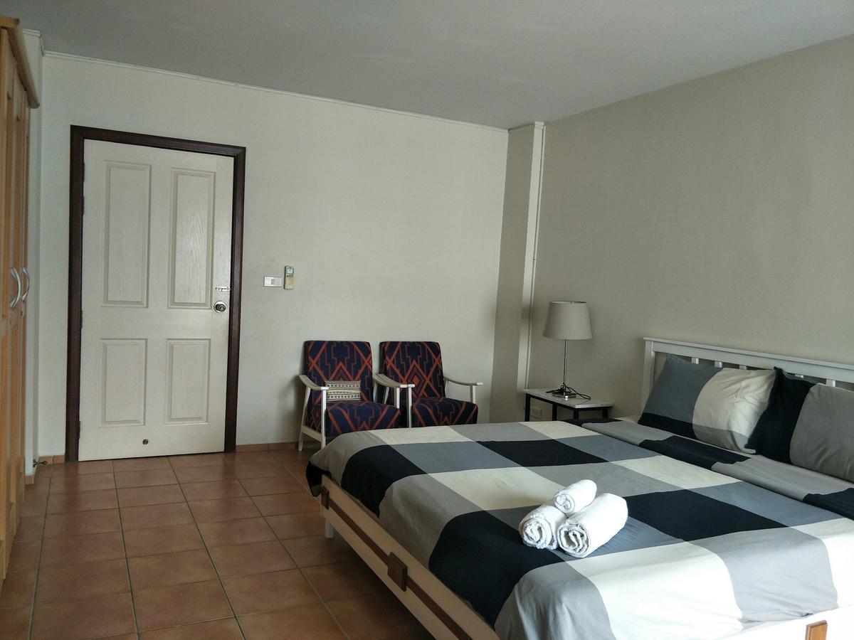 Lomsabai Apartments Bang Saen Exterior photo