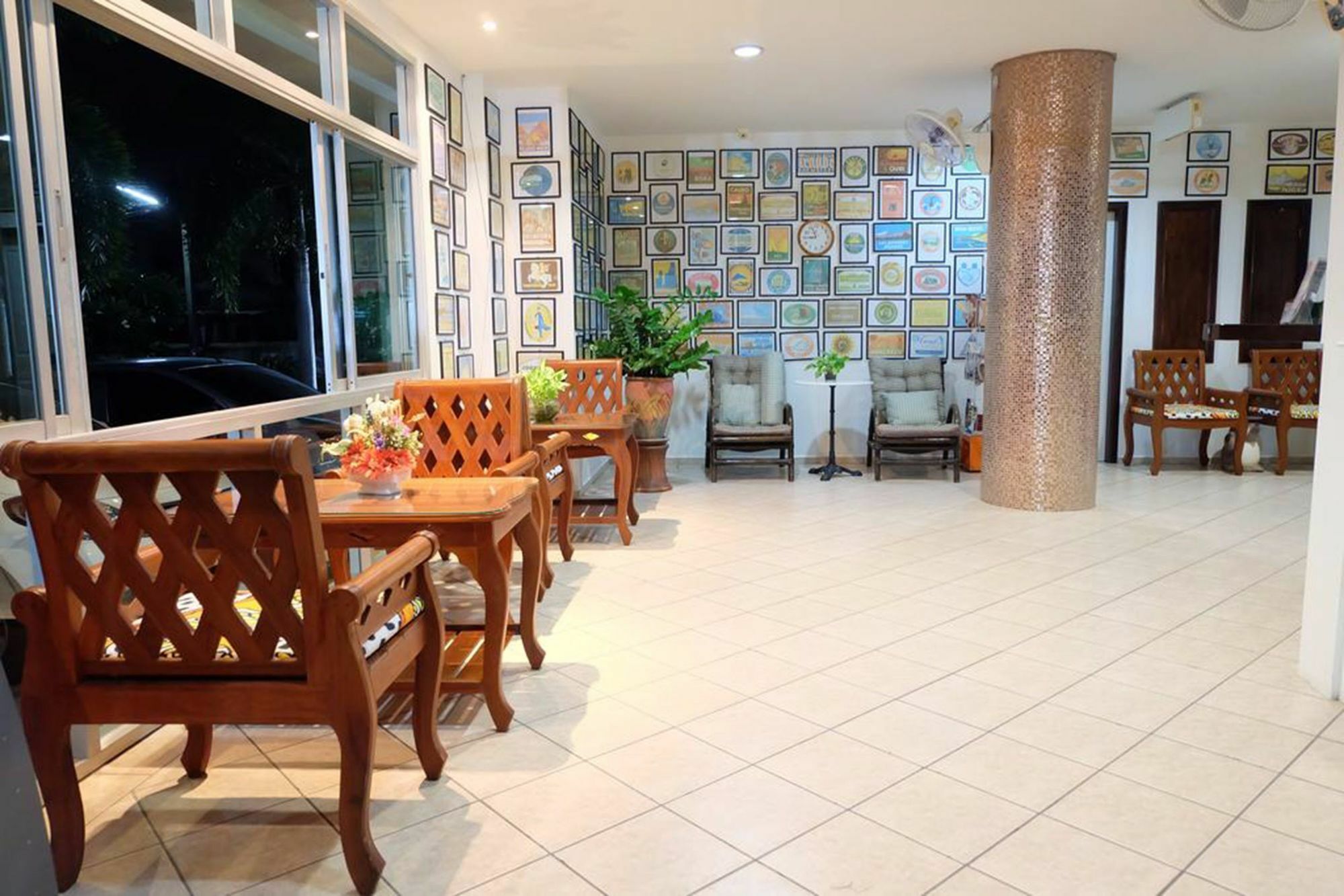 Lomsabai Apartments Bang Saen Exterior photo