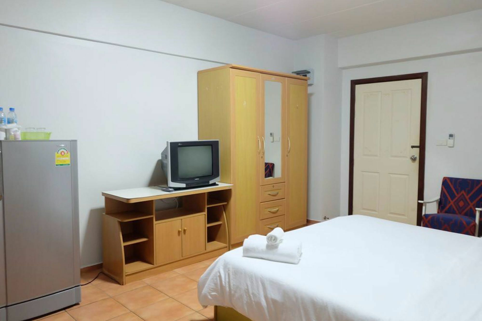 Lomsabai Apartments Bang Saen Exterior photo