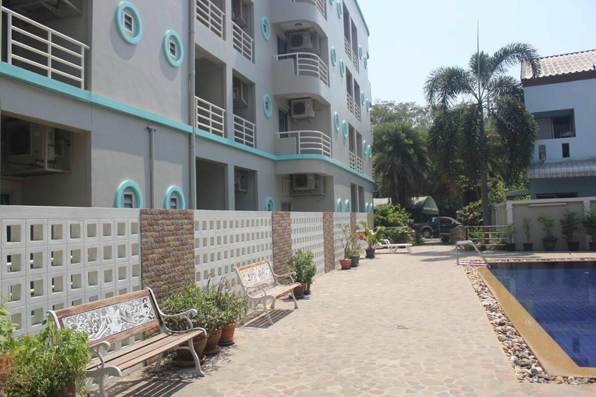 Lomsabai Apartments Bang Saen Exterior photo